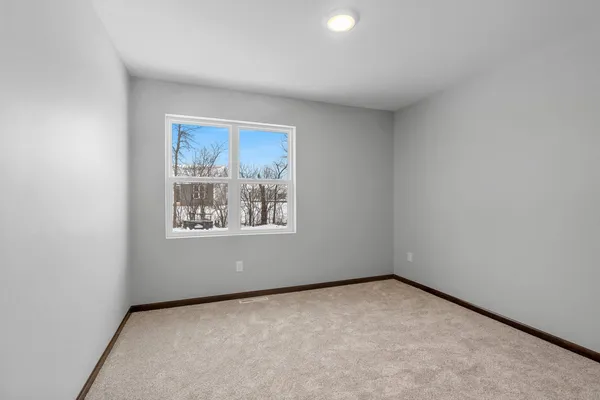 $449,800 | 1825 Southland Lane, New London, WI 54961