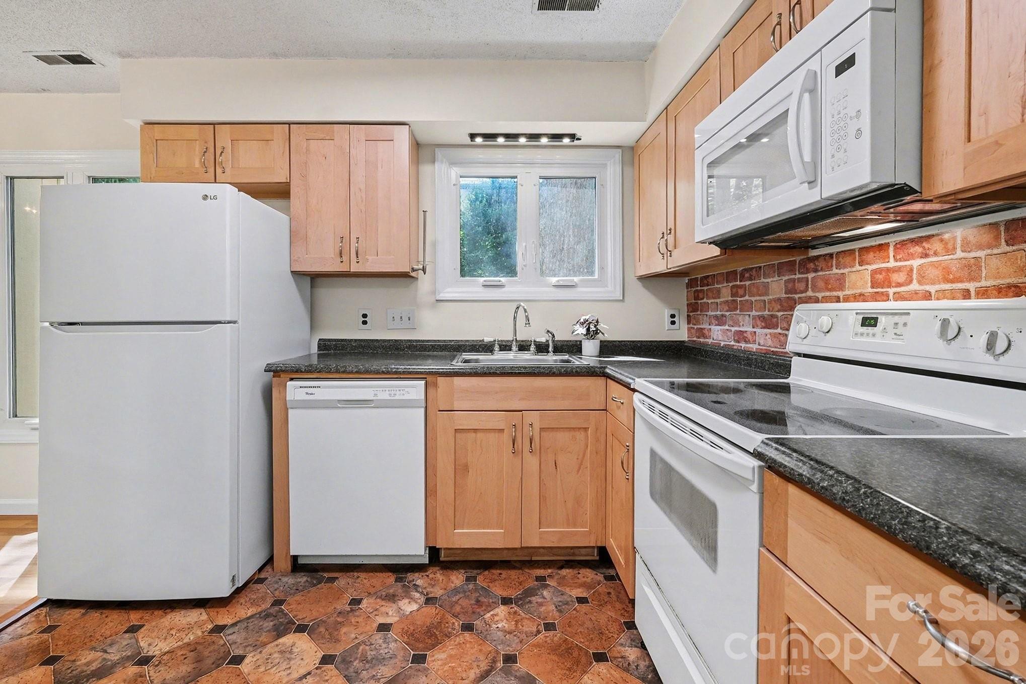 4813 Rounding Run Road Charlotte, NC 28277 - Photo 18 of 37 Gallery Image 18