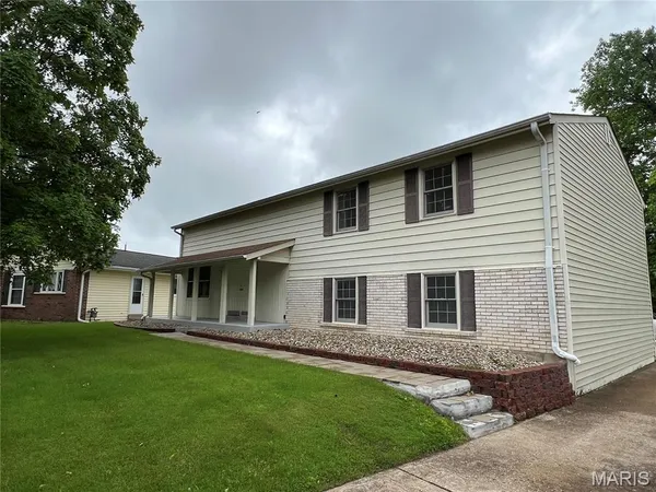 $2,395 | 2510 Woodsage Drive, Florissant, MO 63033