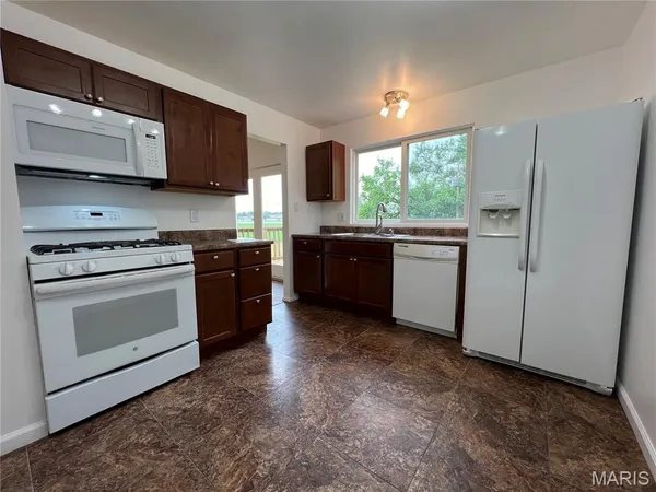 $2,395 | 2510 Woodsage Drive, Florissant, MO 63033