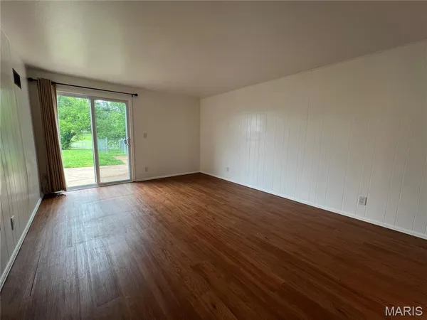 $2,395 | 2510 Woodsage Drive, Florissant, MO 63033