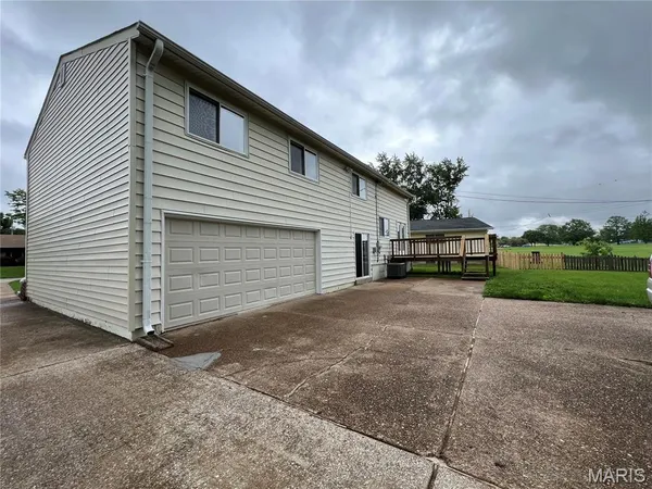 $2,395 | 2510 Woodsage Drive, Florissant, MO 63033