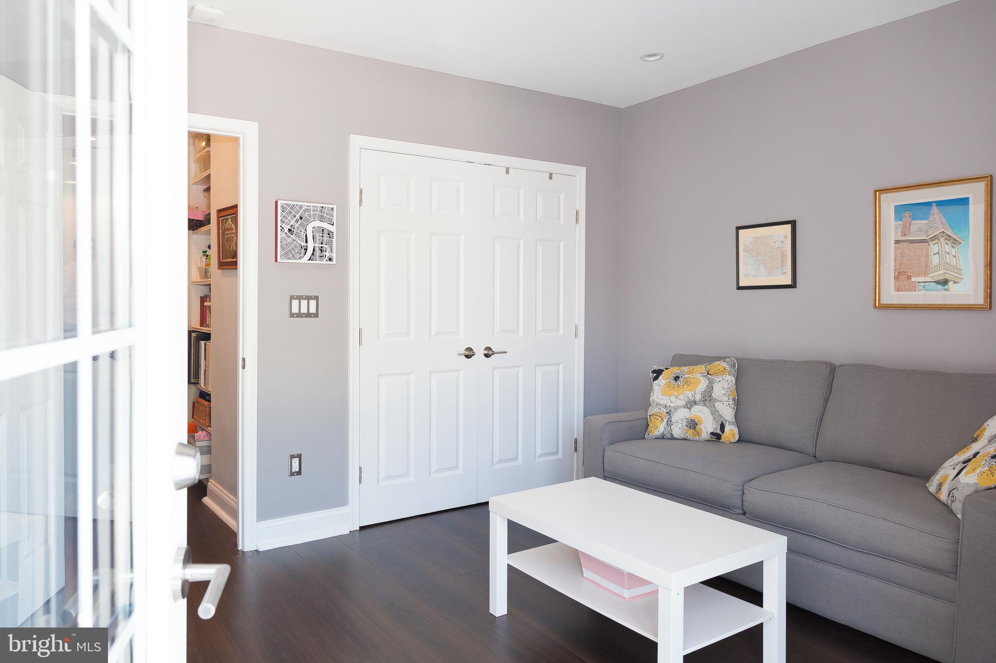 421 15th Street Southeast Washington, DC 20003 - Photo 7 of 9 Guestroom