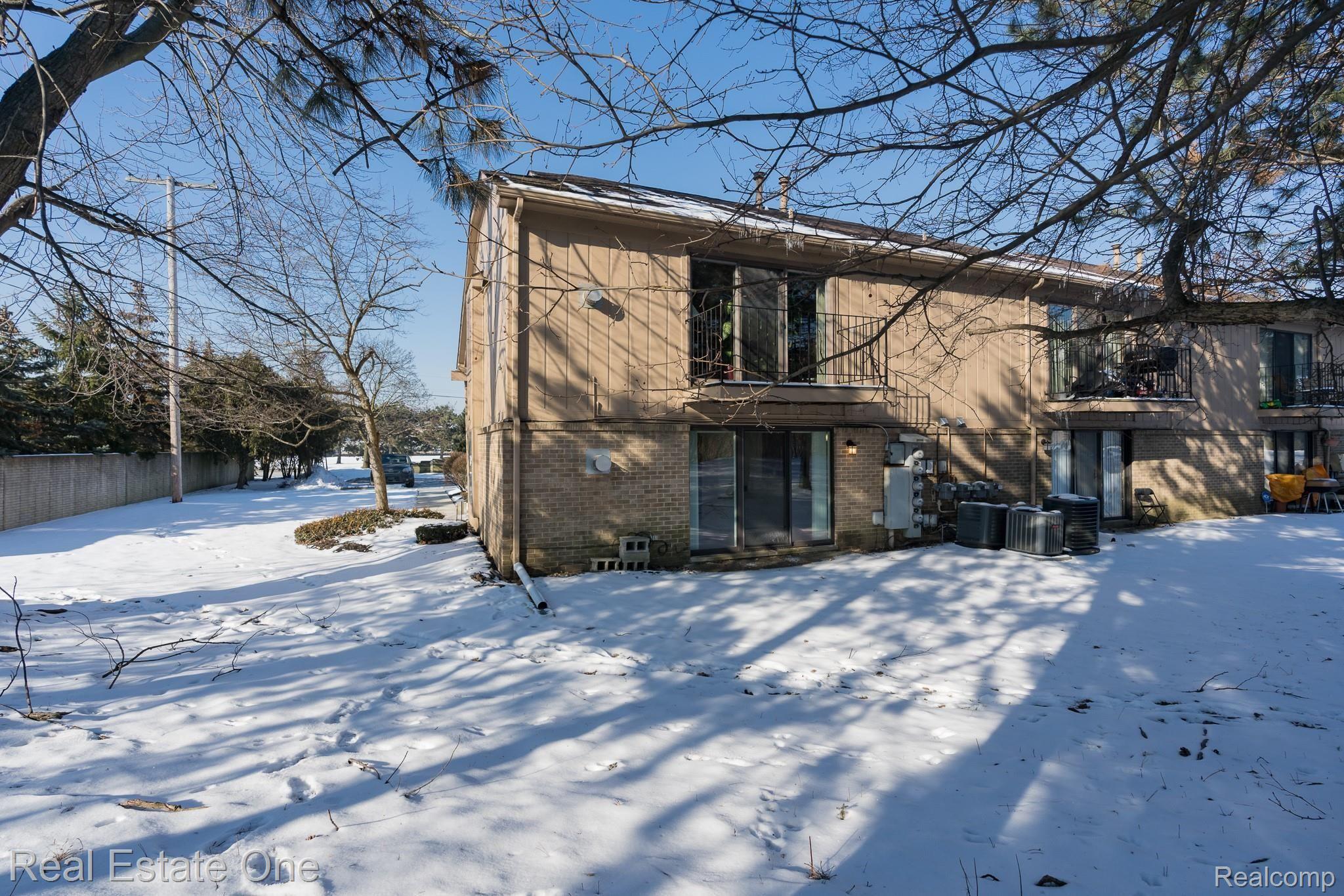 27214 Evergreen Road Southfield, MI 48076 - Photo 17 of 18 evergreen 16.jpg