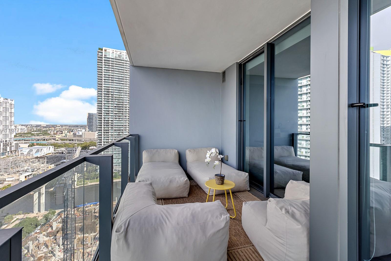 88 Southwest 7th Street, Unit 1710 Miami, FL 33130 - Photo 32 of 35