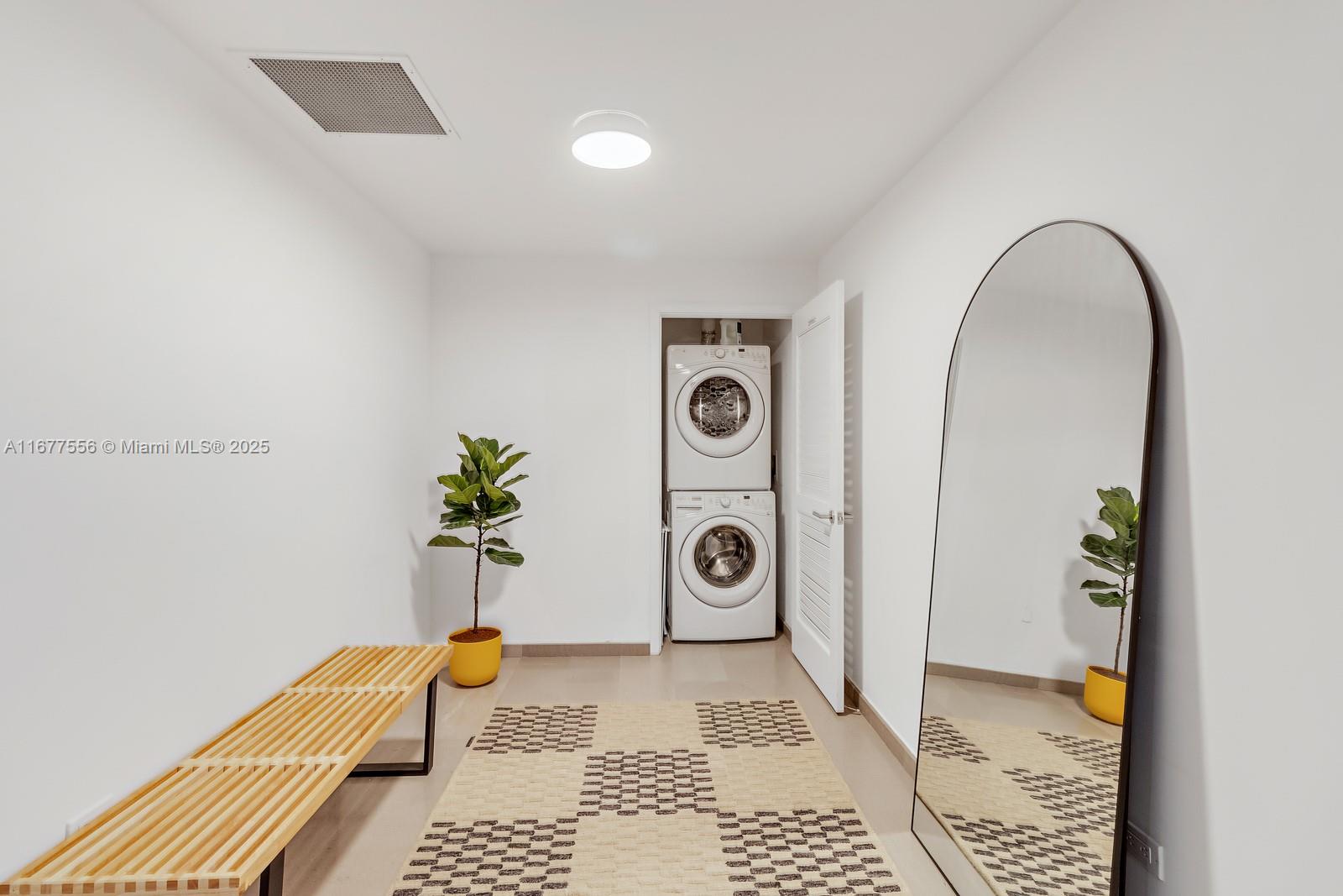 88 Southwest 7th Street, Unit 1710 Miami, FL 33130 - Photo 10 of 35