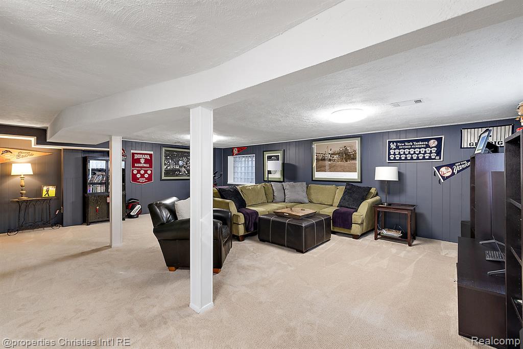 600 Covington Road Bloomfield Hills, MI 48301 - Photo 48 of 63