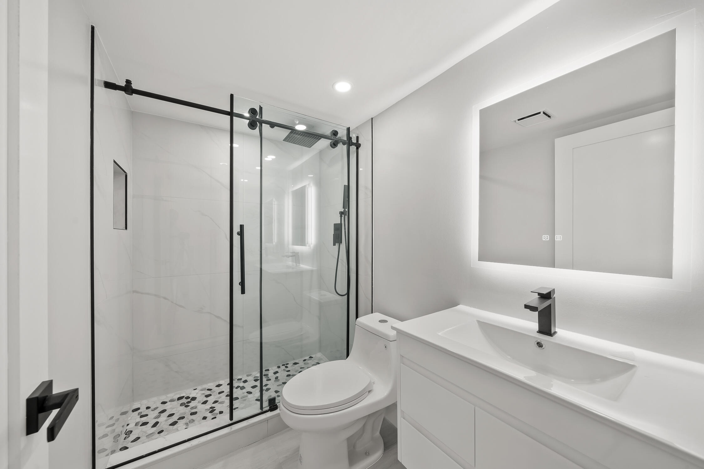 4071 Guildford East Boca Raton, FL 33434 - Photo 12 of 26 Bathroom 1