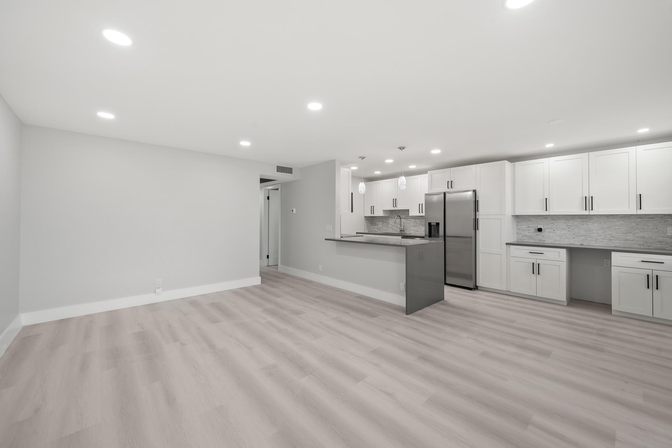 4071 Guildford East Boca Raton, FL 33434 - Photo 4 of 26 9-print-DSC00445