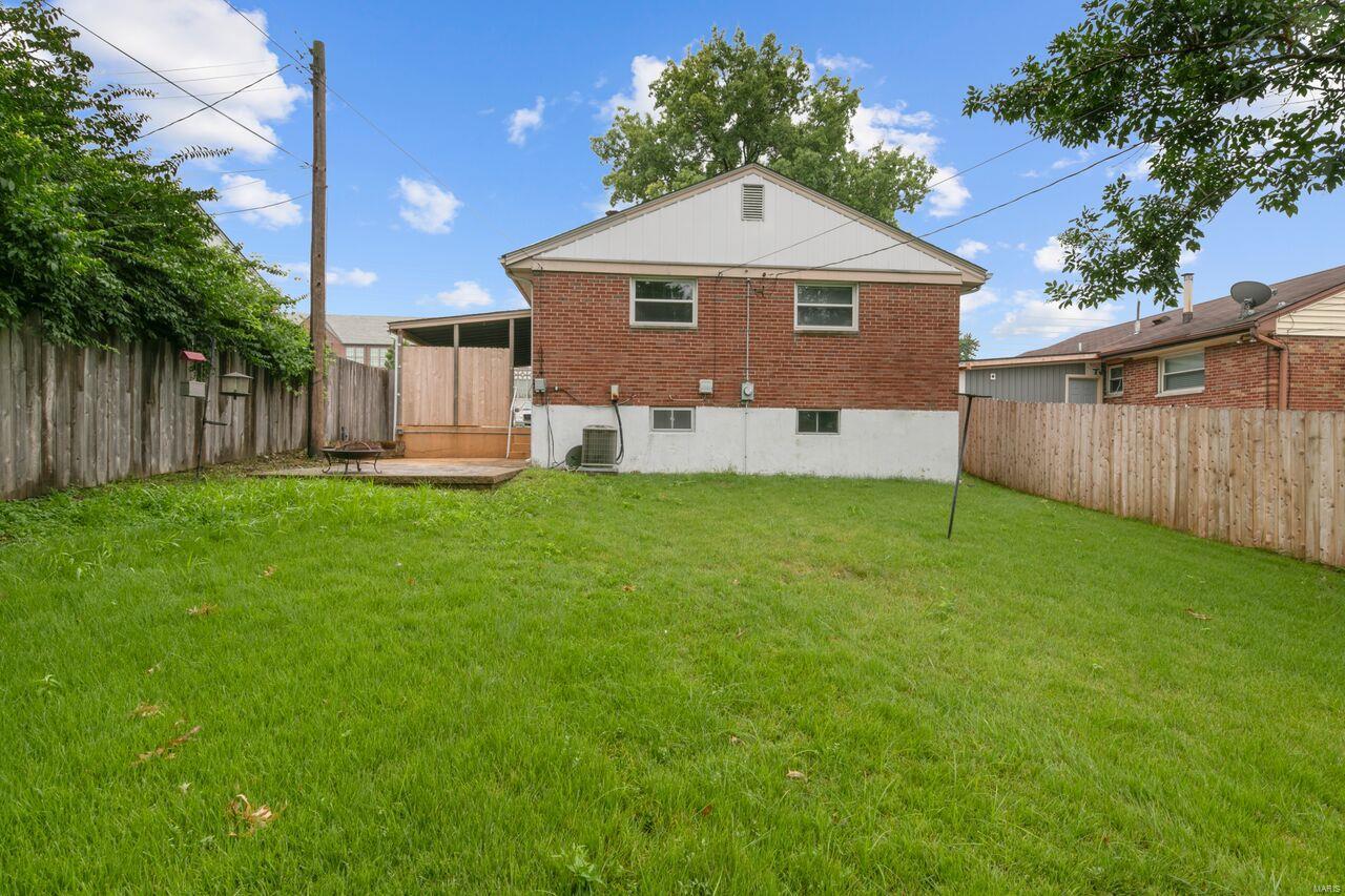 8529 MacKenzie Road St. Louis, MO 63123 - Photo 14 of 16 Gallery Image 14