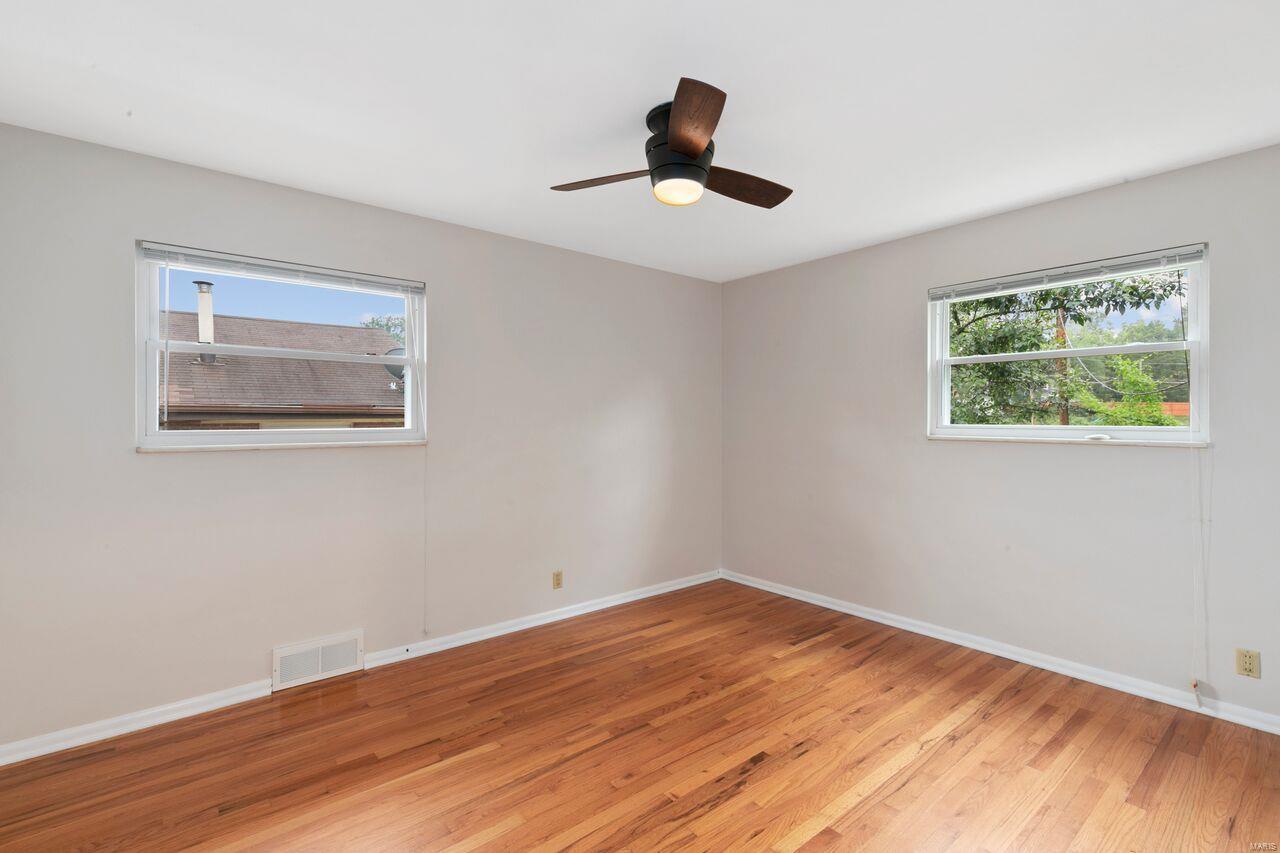 8529 MacKenzie Road St. Louis, MO 63123 - Photo 9 of 16 Gallery Image 9