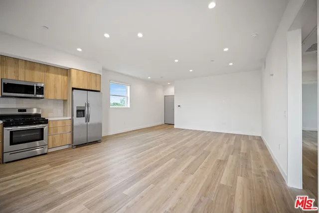 $6,095 | 11668 Darlington Avenue, Unit 201, Los Angeles, CA 90049