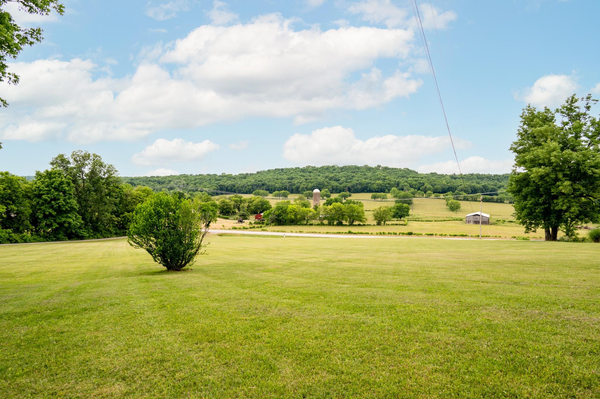 5252 Cainsville Road Lebanon, TN 37090 - Photo 6 of 45 a view of an ocean and beach