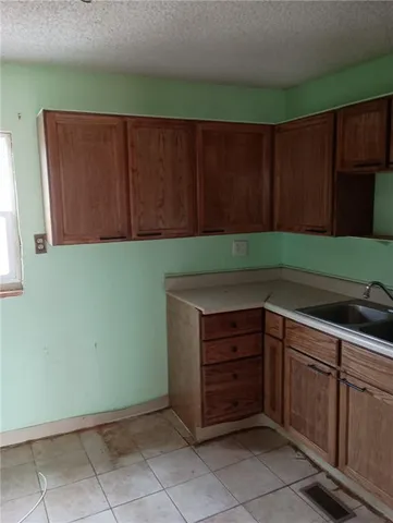 $220,000 | 30740 West 83rd Street, De Soto, KS 66018