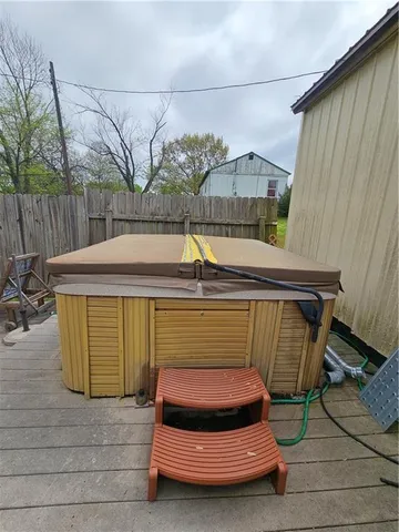 $220,000 | 30740 West 83rd Street, De Soto, KS 66018