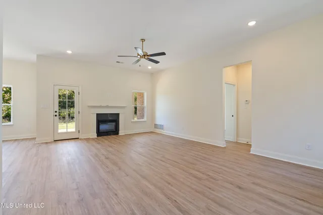 $366,900 | 2297 Highway 301, Hernando, MS 38632