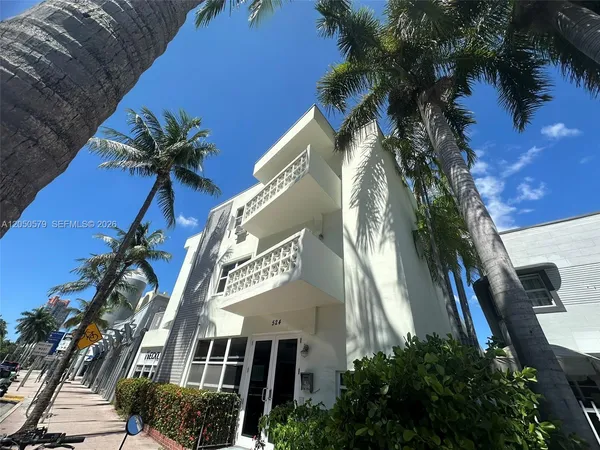 $2,000 | 524 Washington Avenue, Unit 208, Miami Beach, FL 33139