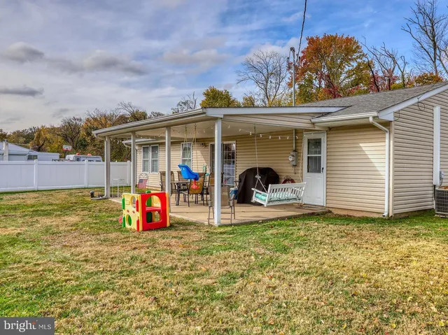 $395,000 | 62 Indian Creek Drive, Levittown, PA 19057