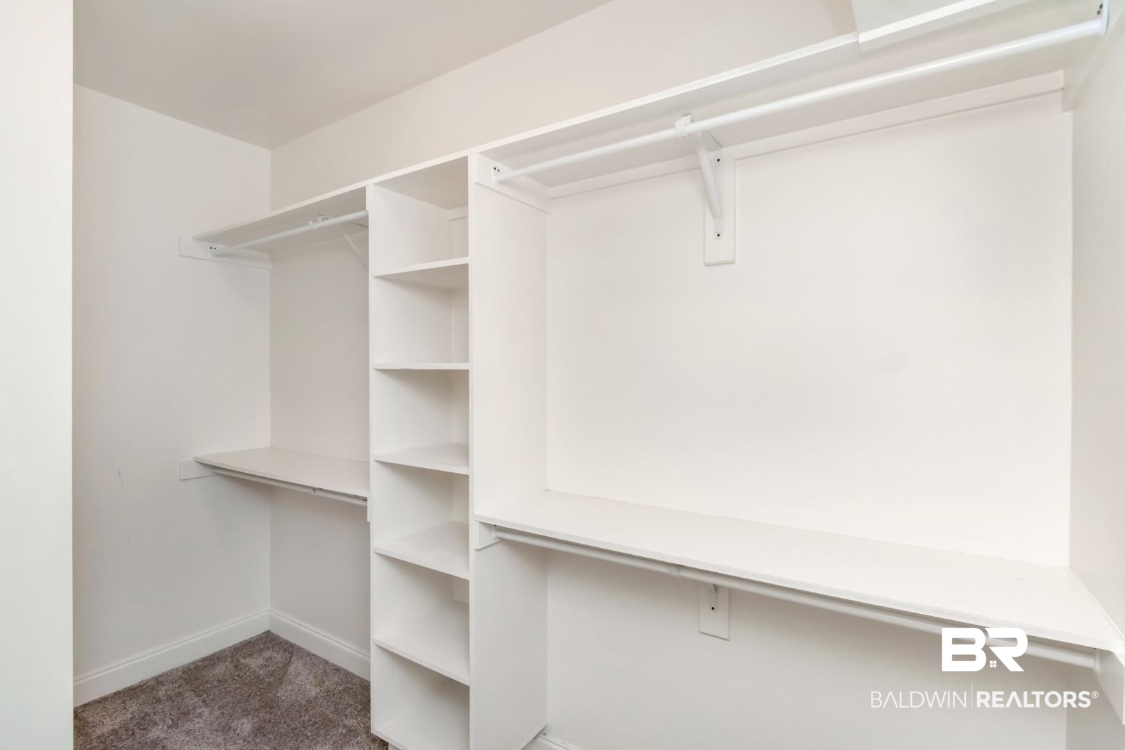 3528 Rue Royal Mobile, AL 36693 - Photo 29 of 53 Walk in closet