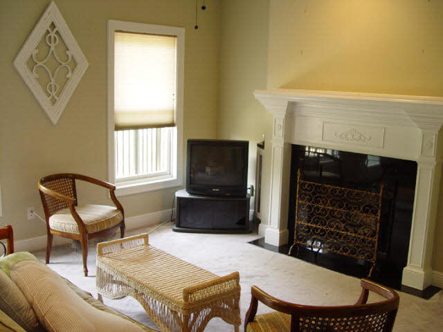 17 Fairhope Court Fairhope, AL 36532 - Photo 8 of 19 2nd-floor den