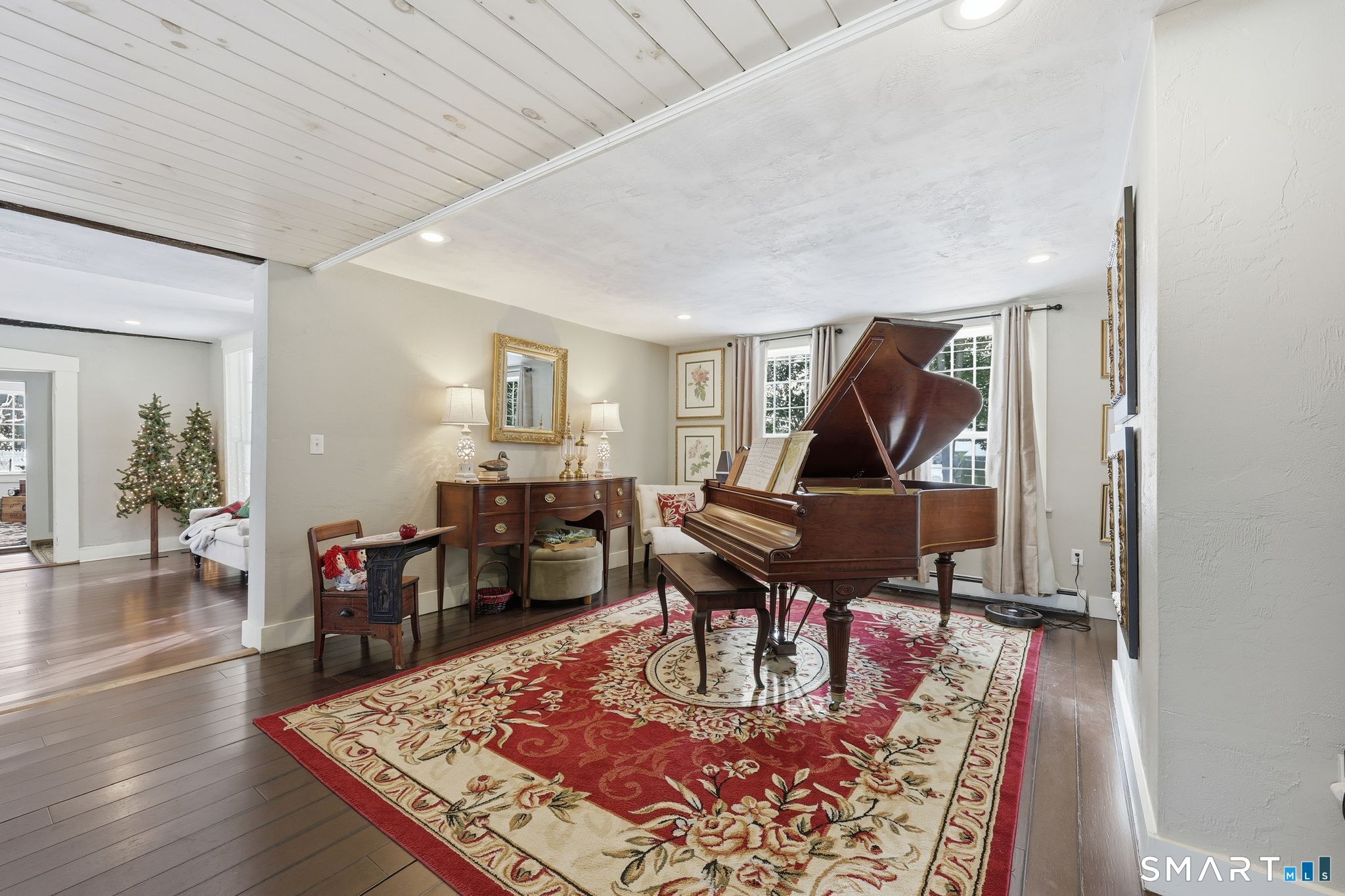 4 Perrin Road Woodstock, CT 06281 - Photo 15 of 40 Family room (piano room)