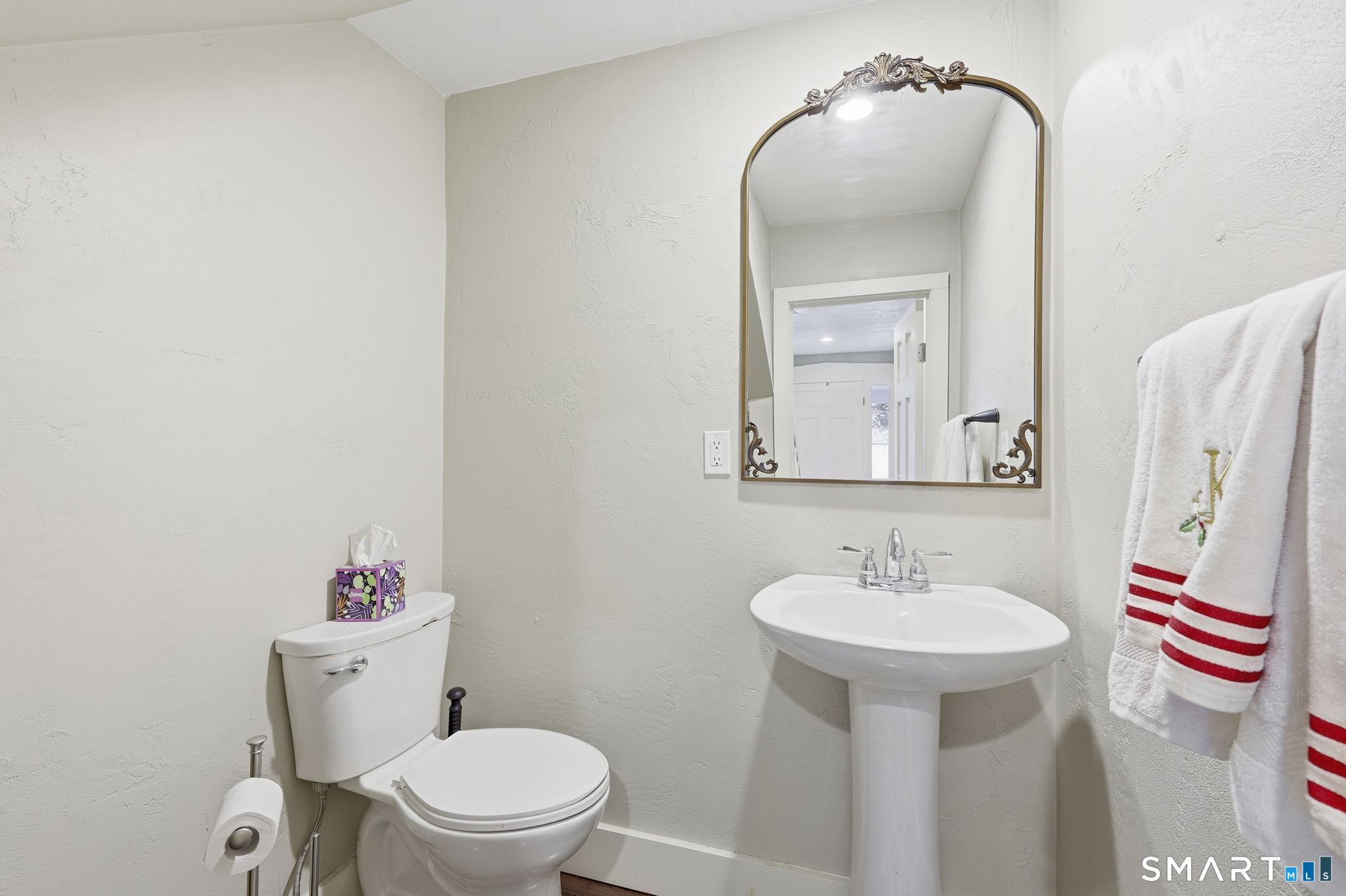 4 Perrin Road Woodstock, CT 06281 - Photo 21 of 40 Half bath downstairs