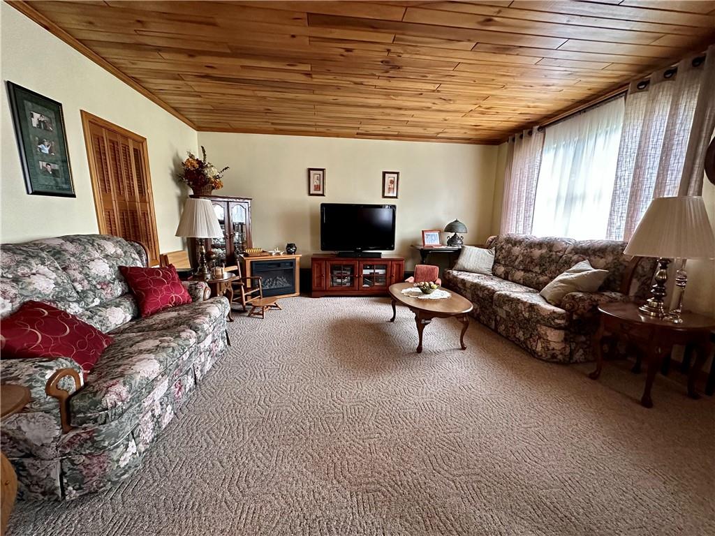 912 Nature Run Road Ligonier, PA 15658 - Photo 4 of 25 Gallery Image 4