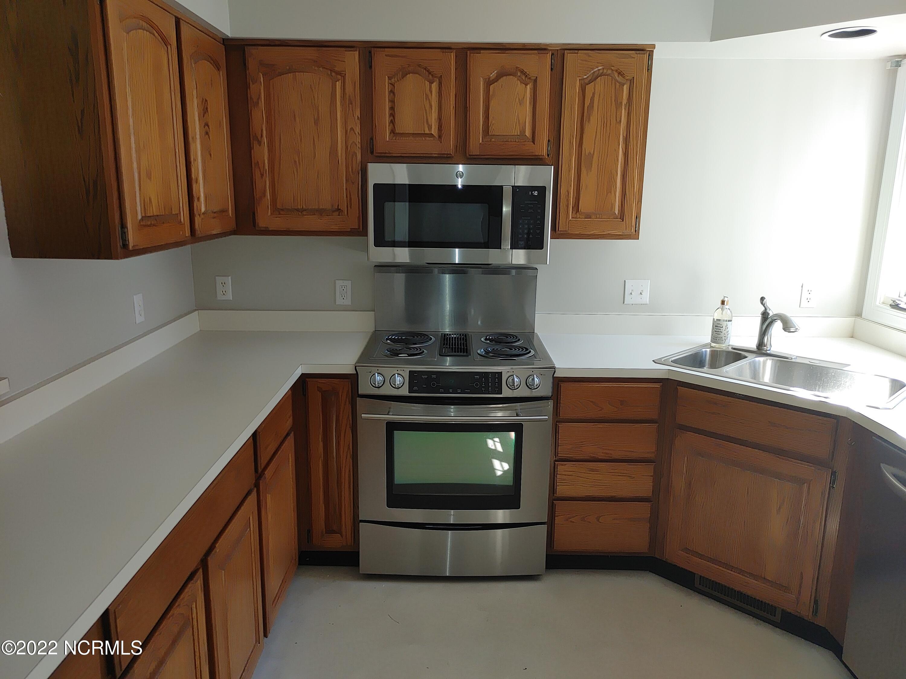 245 Knoll Road Southern Pines, NC 28387 - Photo 5 of 18 0301221050 (1)