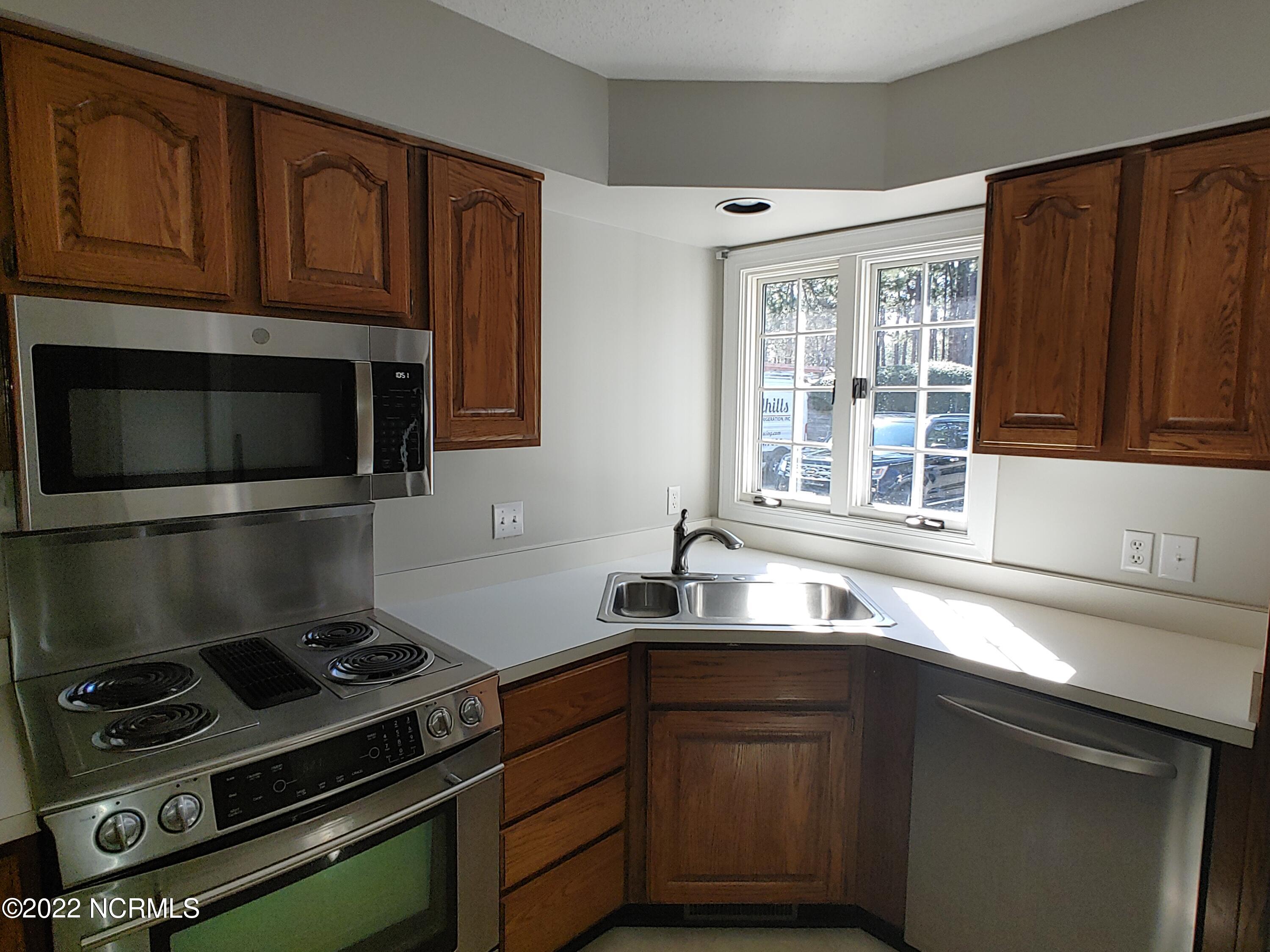 245 Knoll Road Southern Pines, NC 28387 - Photo 6 of 18 0301221051b