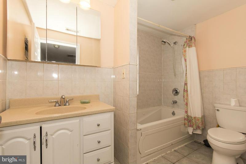 6915 Reisterstown Road Baltimore, MD 21215 - Photo 15 of 21 Master Bath Upper