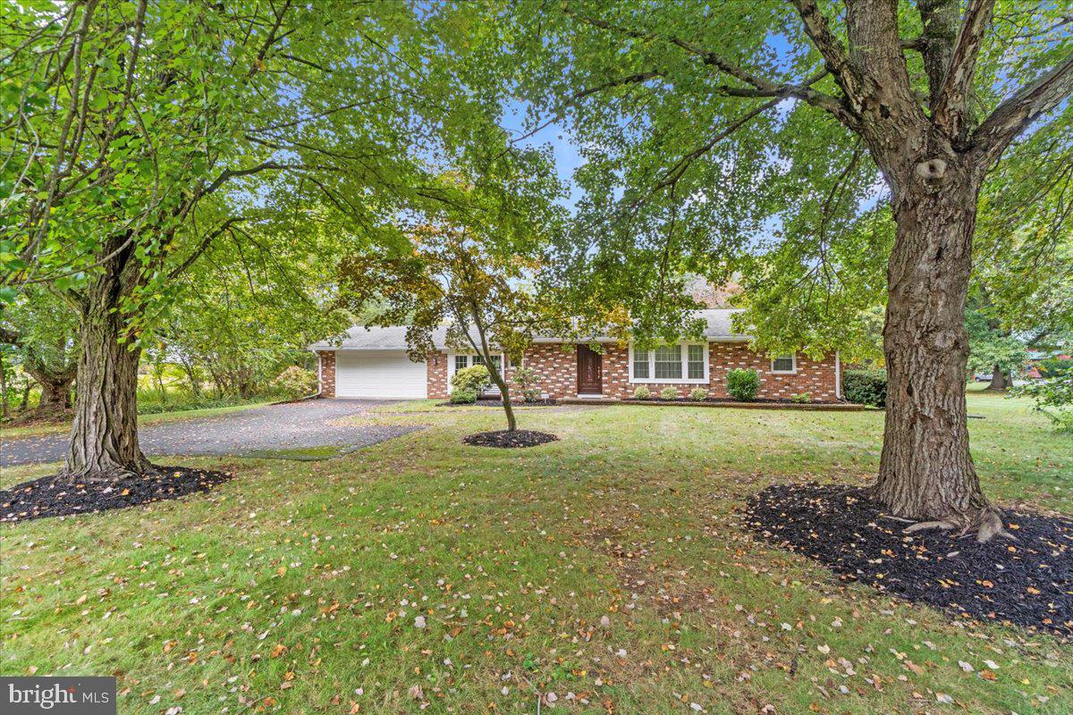 962 Old York Road Hightstown, NJ 08520 - Photo 2 of 50 Gallery Image 2