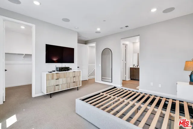 $1,175,000 | 515 Daniel Freeman Circle, Inglewood, CA 90301