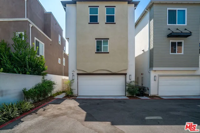 $1,175,000 | 515 Daniel Freeman Circle, Inglewood, CA 90301