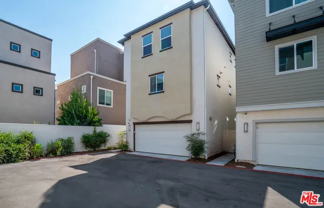 $1,175,000 | 515 Daniel Freeman Circle, Inglewood, CA 90301