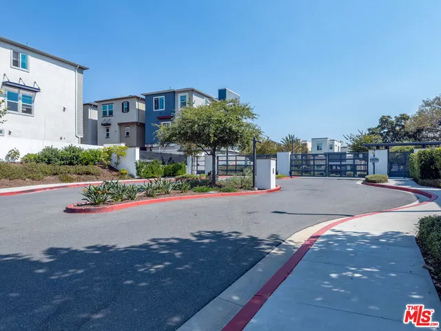 $1,175,000 | 515 Daniel Freeman Circle, Inglewood, CA 90301
