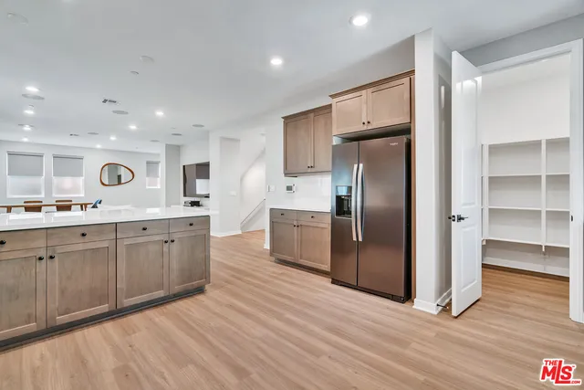 $1,175,000 | 515 Daniel Freeman Circle, Inglewood, CA 90301