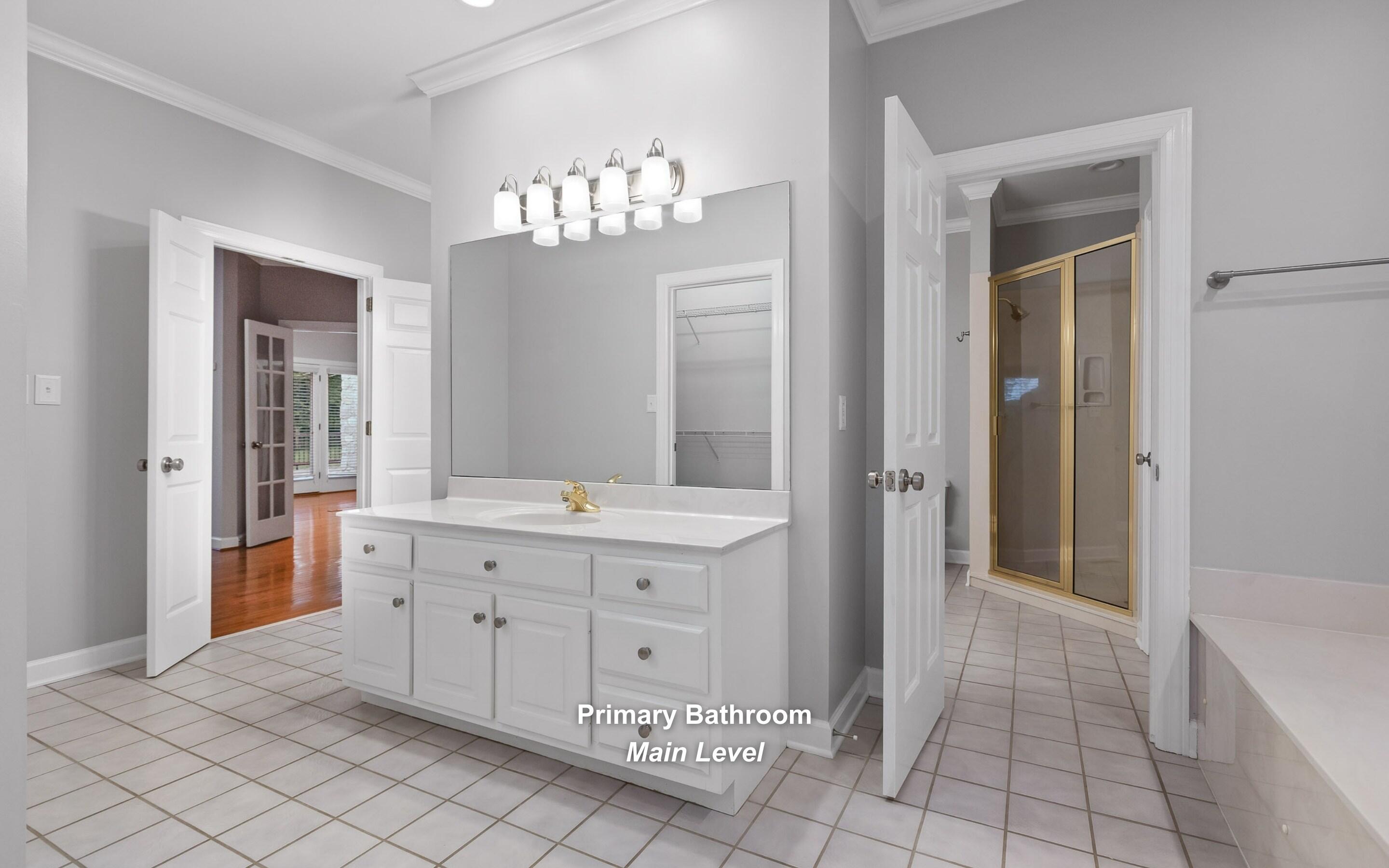 12 Mountain Orchard Path Signal Mountain, TN 37377 - Photo 23 of 70 Primary Ensuite