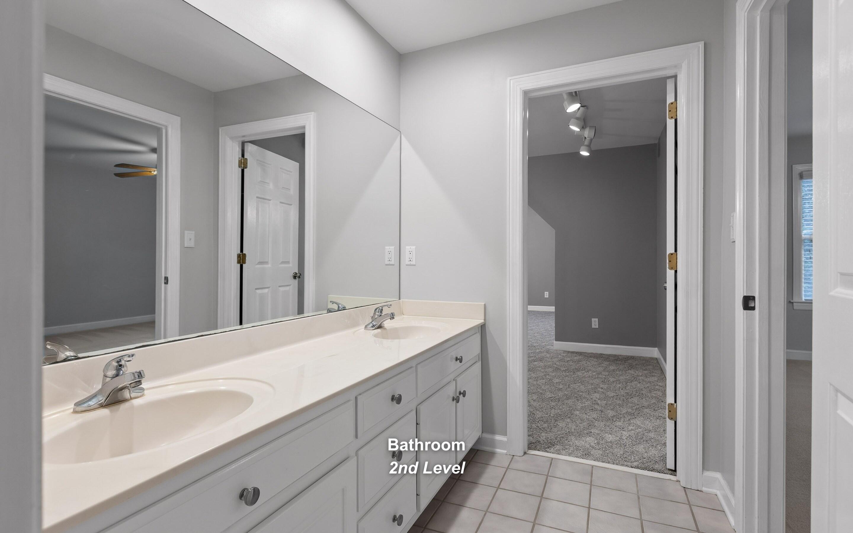 12 Mountain Orchard Path Signal Mountain, TN 37377 - Photo 45 of 70 Bathroom