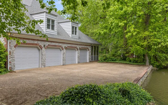 $1,199,000 | 12 Mountain Orchard Path, Signal Mountain, TN 37377