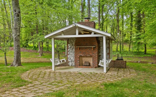 $1,199,000 | 12 Mountain Orchard Path, Signal Mountain, TN 37377