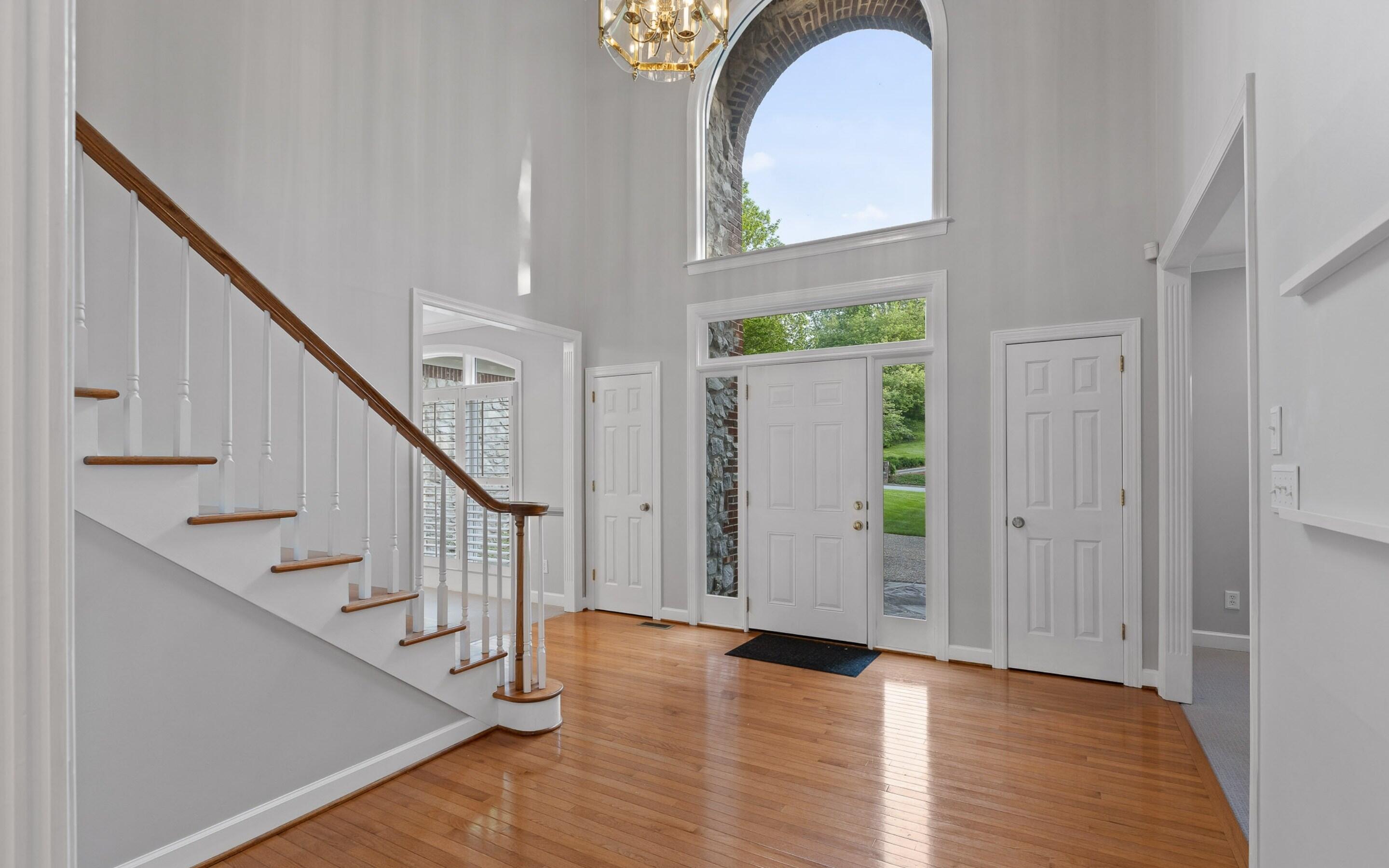 12 Mountain Orchard Path Signal Mountain, TN 37377 - Photo 6 of 70 Grand Entrance