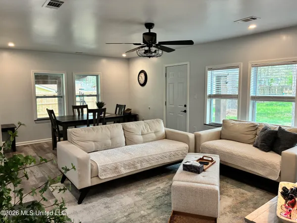 $189,900 | 1203 Field Lark Lane Northeast, Brookhaven, MS 39601