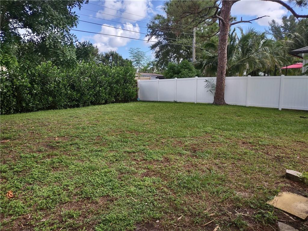 5409 Cleveland Road Delray Beach, FL 33484 - Photo 22 of 31 Photo 23