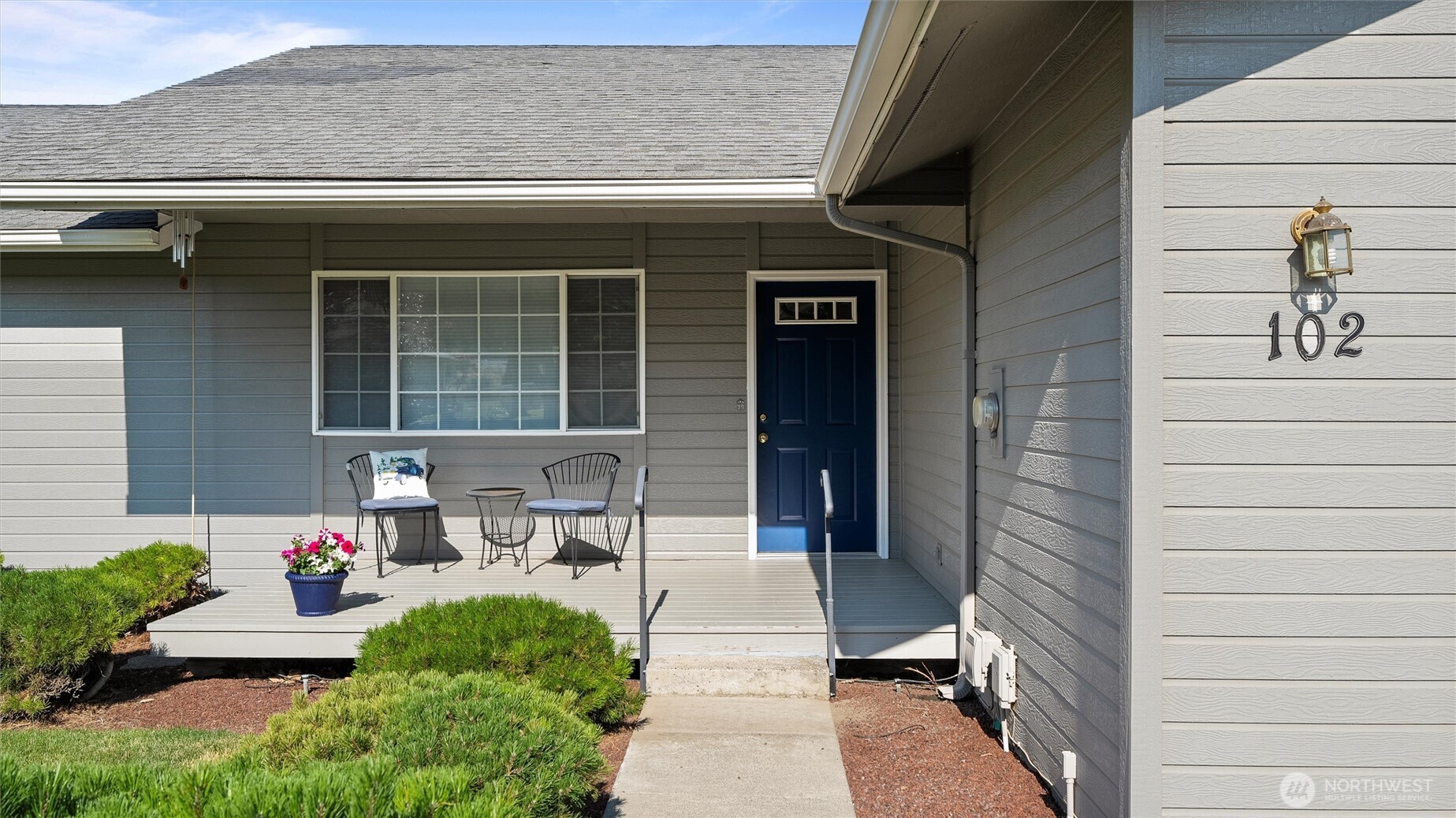102 Southeast Maple Street College Place, WA 99324 - Photo 3 of 32