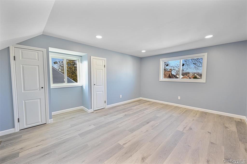 253 Meyer Avenue Valley Stream, NY 11580 - Photo 21 of 24