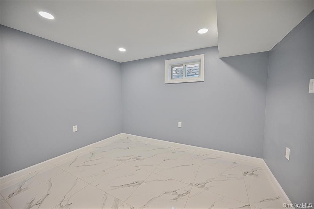 253 Meyer Avenue Valley Stream, NY 11580 - Photo 23 of 24