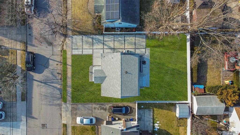 253 Meyer Avenue Valley Stream, NY 11580 - Photo 3 of 24