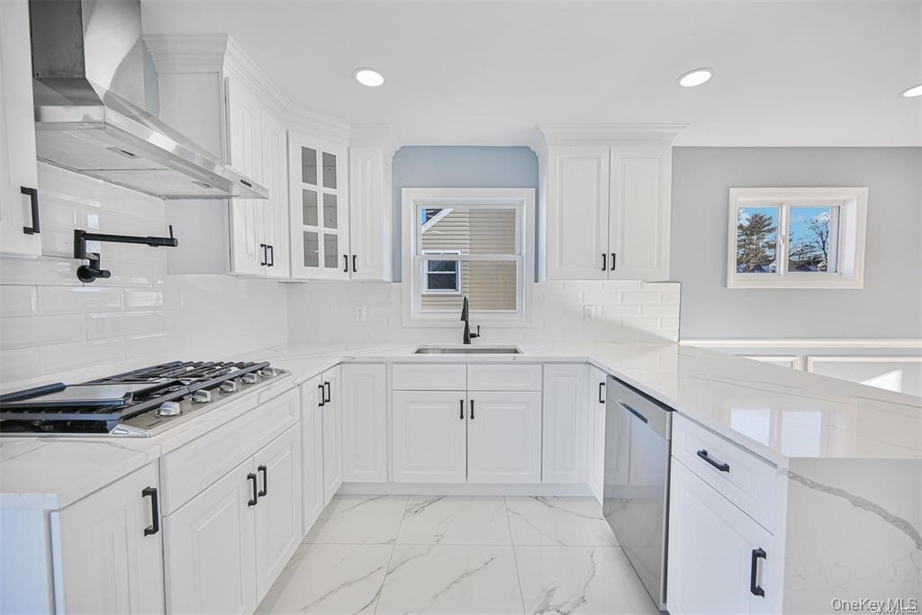 253 Meyer Avenue Valley Stream, NY 11580 - Photo 10 of 24