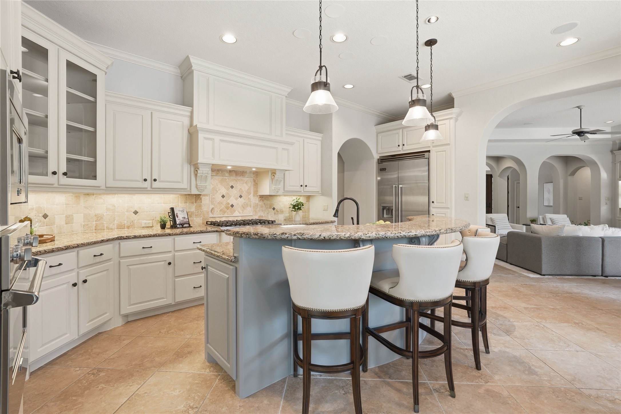 8111 Hideaway Lake Circle Spring, TX 77389 - Photo 25 of 48 a large kitchen with a table and chairs