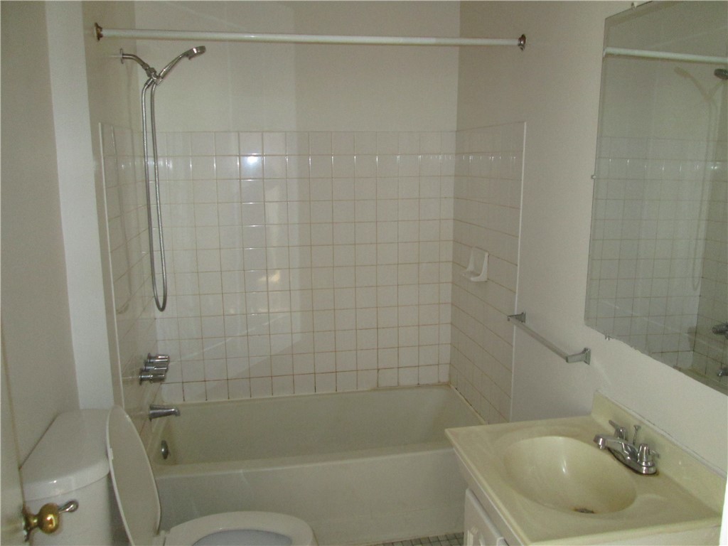 237 Pearl Street Rochester, NY 14607 - Photo 9 of 12
